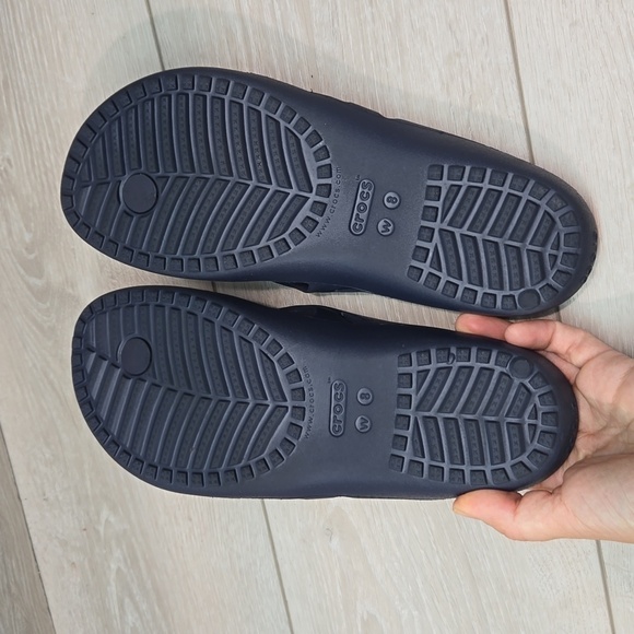 Crocs Women Outdoor Thong Flats rubber sandals shoes sz 8 - Picture 9 of 10